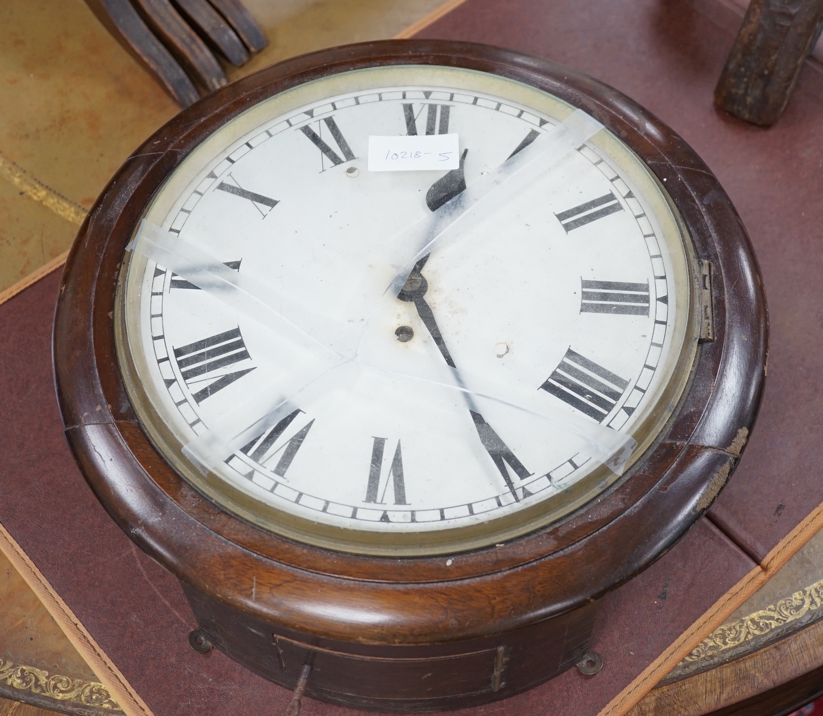 A circular mahogany wall clock, 39cm diameter